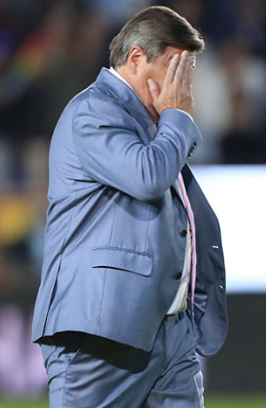Miguel Herrera es cesado como DT de Tigres