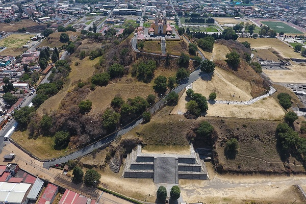 Pirámide de Cholula en “soledad” pasa equinoccio 2020