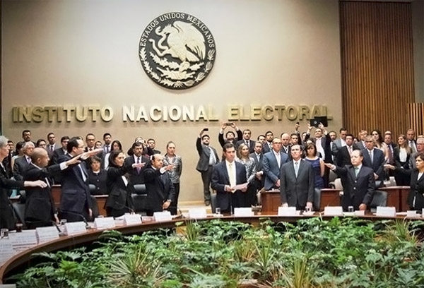 Consejeros del INE recibirán salario de hasta 182 mil pesos mensuales