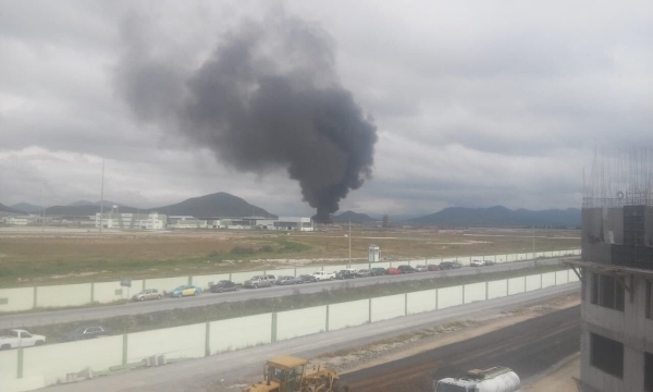 Explotó pipa con diesel en inmediaciones de la industria militar en Oriental