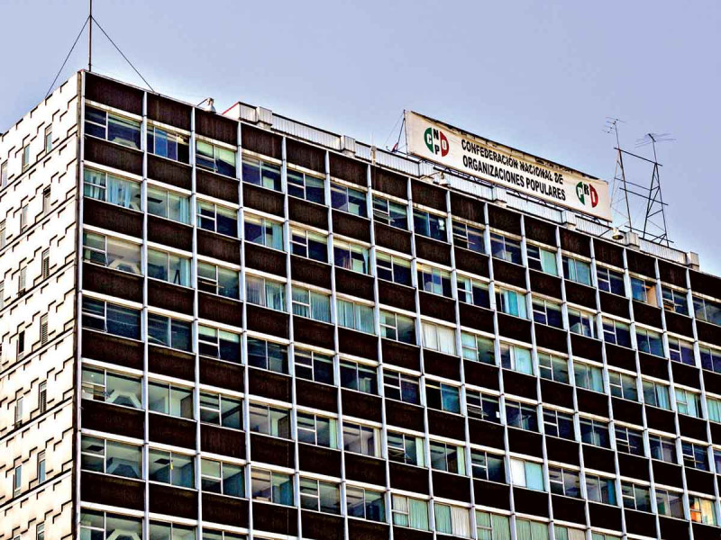 CEN del PRI hipoteca edificio; debe 347 mdp