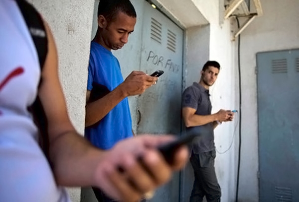 EU creó ‘Twitter cubano’ para derrocar al régimen de la isla