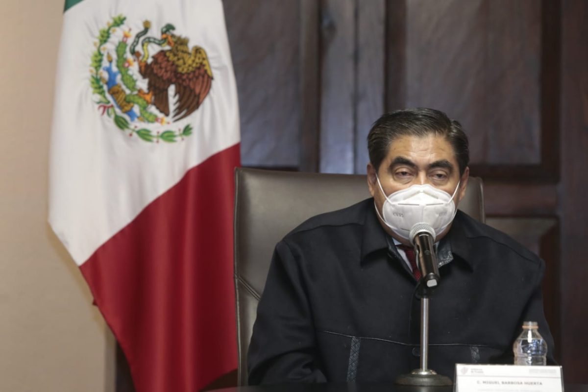 Puebla mantiene restricciones de semáforo naranja, aunque pasó a amarillo