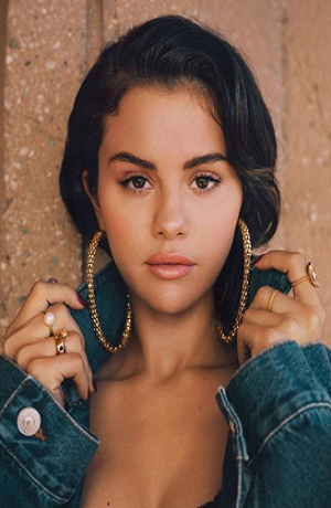 Selena Gomez presume en bikini su cicatriz tras operación