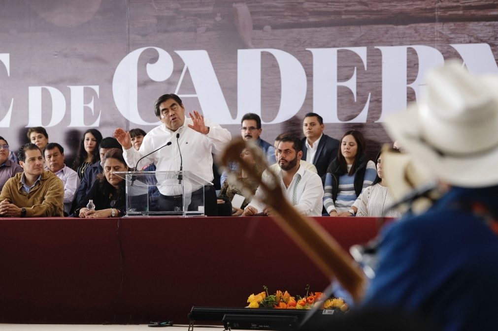 Barbosa critica calidad de mole de caderas y anuncia certificación para la carne