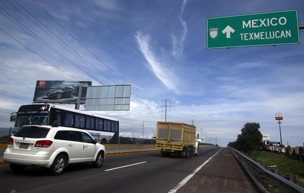 Empresas de Puebla buscan evitar pérdidas por segundo piso en autopista
