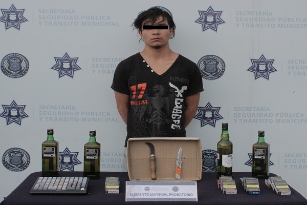 Robaron alcohol y cigarros para su farra, fueron capturados en El Triunfo