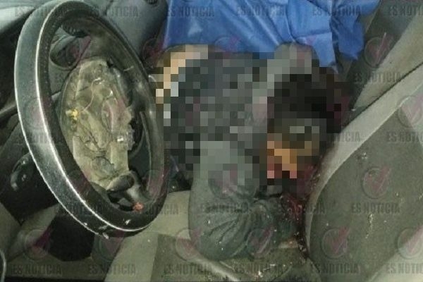 Asesinaron a una mujer a balazos y dejan cadáver en un vehículo en Tecamachalco