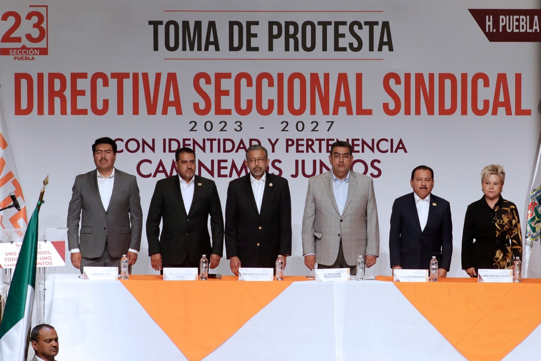 Gobernador preside toma de protesta de líderes del SNTE 23 y 51