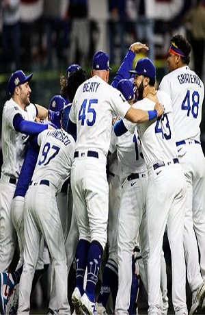 López Obrador felicitó a Urías y González por el título con Dodgers