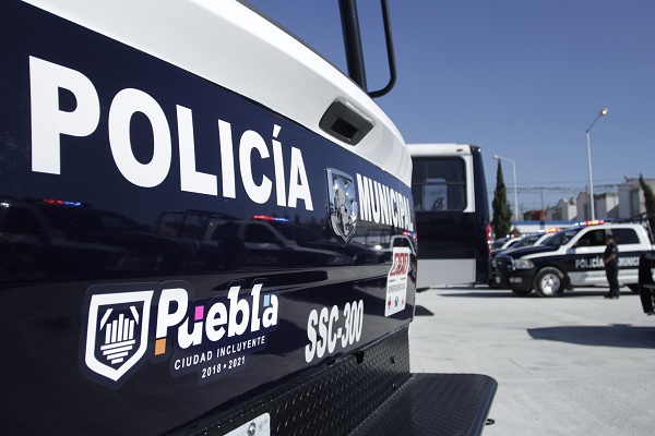 A policía municipal de Puebla “se le fue” un disparo y resultó herido