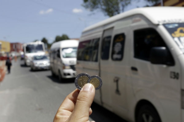 Retiran 5 concesiones de transporte público por subir pasaje en Puebla