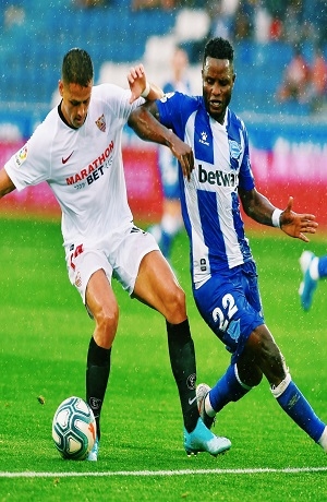 Chicharito debutó con victoria del Sevilla sobre Alavés