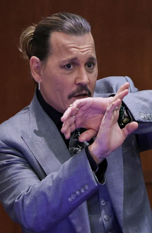 Johnny Depp revela que Amber Heard lo agredía