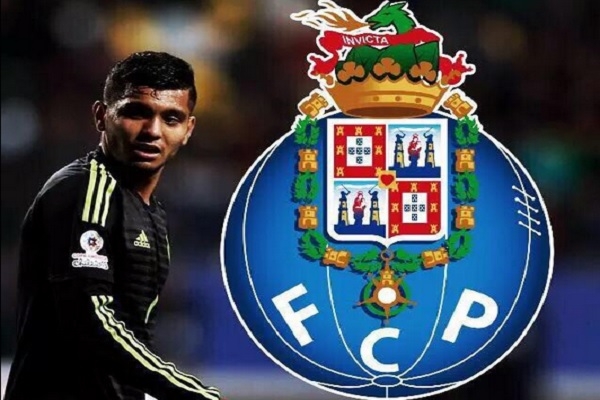 Tecatito Corona se suma al FC Porto, jugará junto a Héctor Herrera