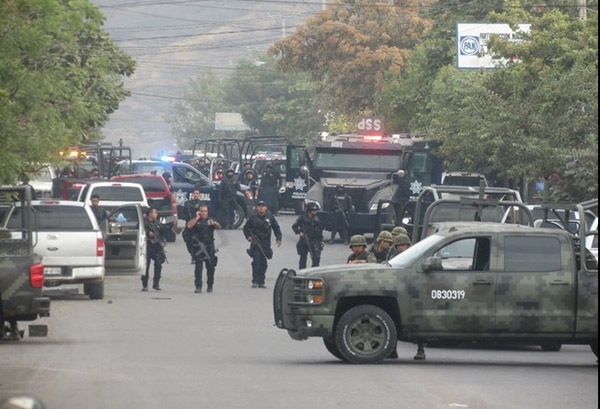 Enfrentamientos entre civiles y militares dejan 8 muertos en Apatzingán
