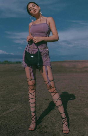 Kenia Os sorprende con su outfit en redes sociales
