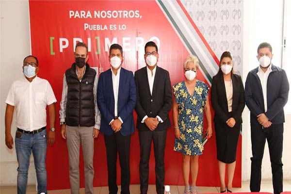 Eduardo Rivera participa en encuentro de diputados y alcaldes electos del PRI