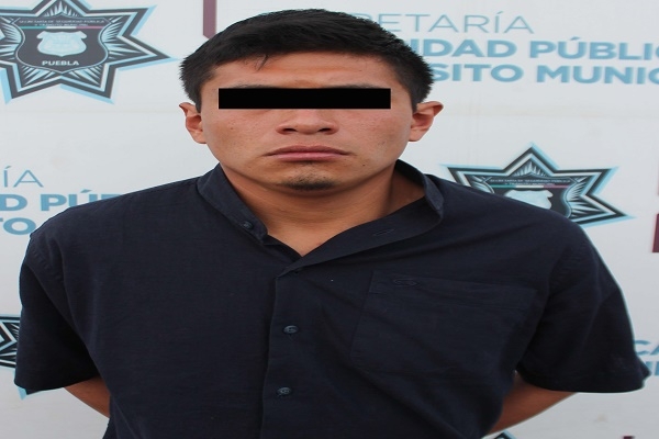 Detienen a sujeto que “paseaba” con arma de fuego en el centro de Puebla