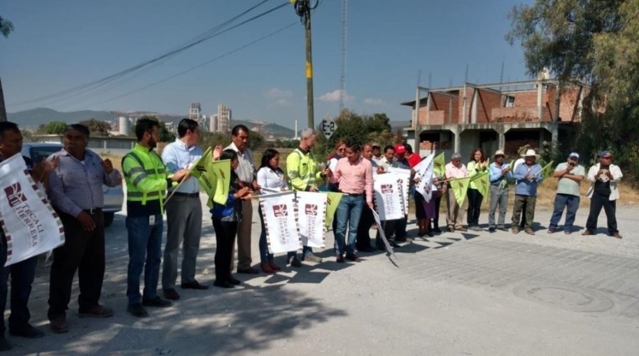 Cemex apoya a municipios de Puebla con pavimentación