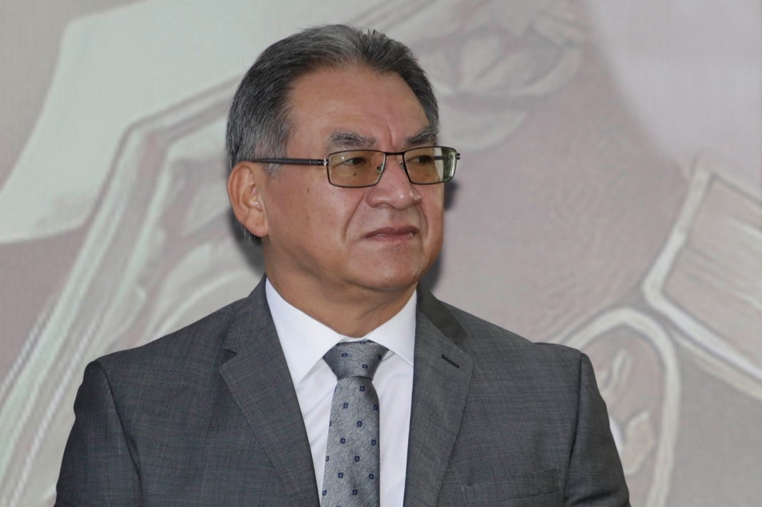 Melitón Lozano presenta renuncia a la SEP