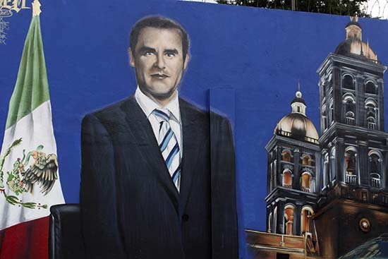 Burócratas ponen a Moreno Valle y Gali en mural