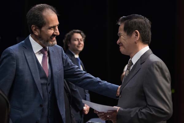 El rector de la BUAP entregó reconocimientos a 17 entrenadoras y entrenadores, así como a 71 atletas destacados
