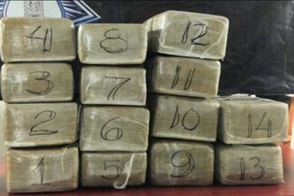 Hallan camioneta con 140 kilos de marihuana en la colonia Azteca