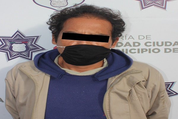Policía de Puebla detiene a ladrón de camioneta; escapaba en la unidad desde Amozoc