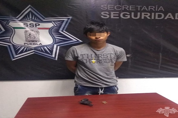 Atracó una fábrica y policía lo aseguró en la colonia América Norte