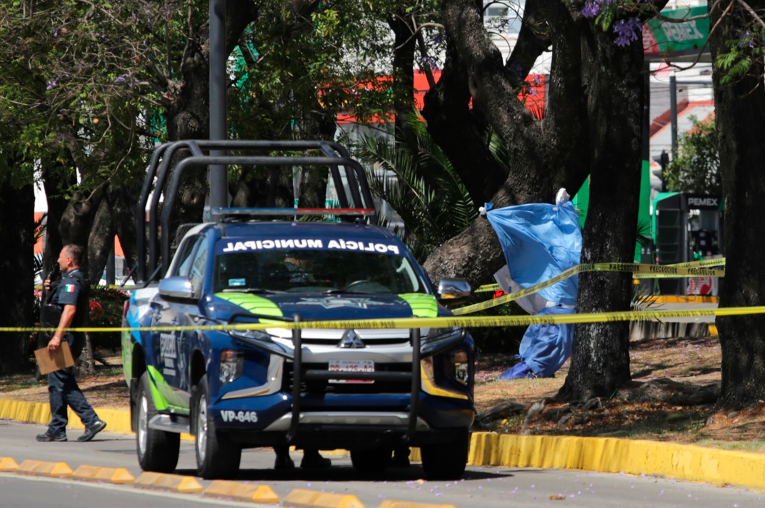 Hallan cuerpo en bulevar 5 de Mayo; se presume suicidio