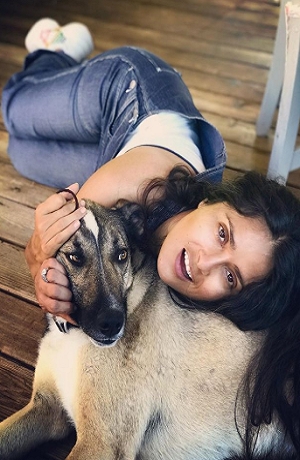 VIDEO: Salma Hayek se muestra al natural en redes sociales
