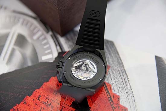 Plasman a Chichén Itzá en reloj suizo de 19 mil dólares