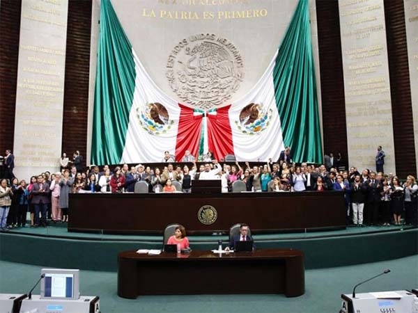 Morena enfila en Cámara de Diputados el fin de la evaluación docente