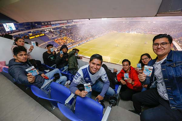 Poblanos disfrutan de los partidos de La Franja gracias al SEDIF