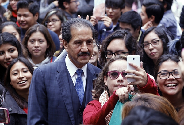 Alfonso Esparza ofrece una BUAP más cercana con el interior del estado