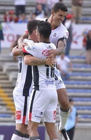 Lobos BUAP aulló en casa, 3-1 ante Monarcas Morelia