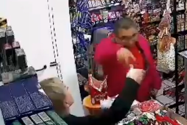 Cacos son captados cuando asaltaron tienda en Villas Guadalupe