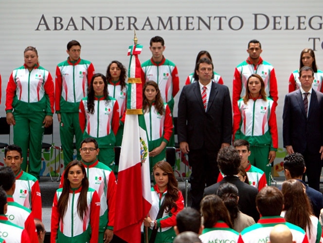 Abanderan a delegación mexicana que participará en los Juegos Panamericanos 2015
