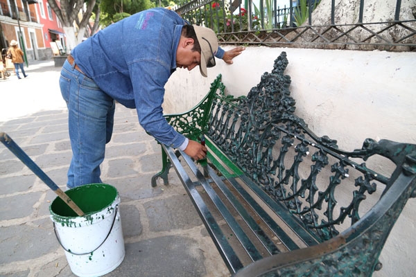 Ayuntamiento embellece la plazuela de Los Sapos