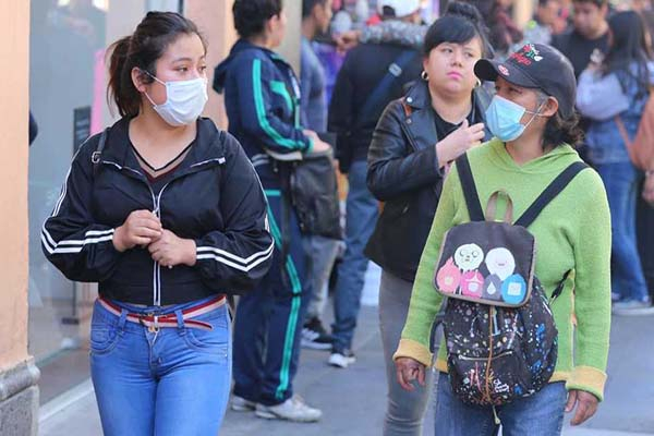 Así te puedes contagiar de COVID al hablar incluso con cubrebocas