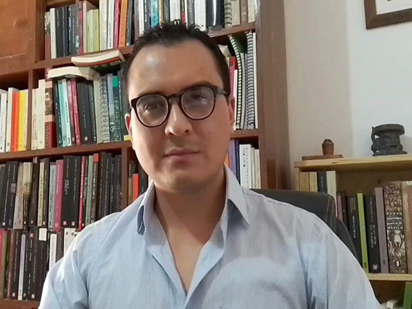 Egresado de la BUAP, dos veces premio nacional a la mejor tesis de historia
