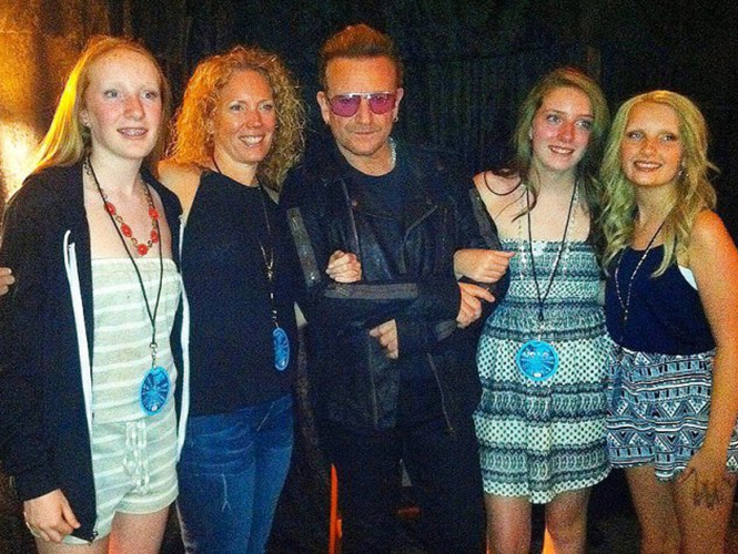 U2 hace realidad el sueño de una fan que padece cáncer