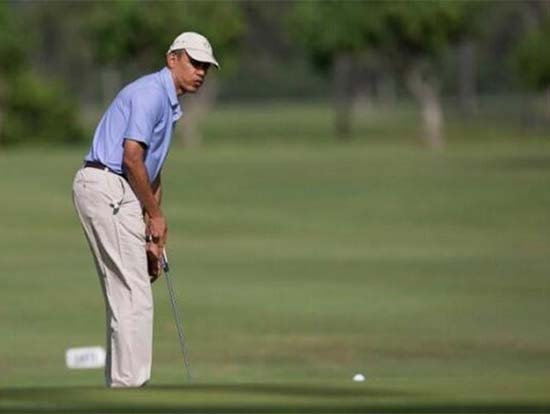 Obama se escapa a jugar golf en plena crisis con Irak