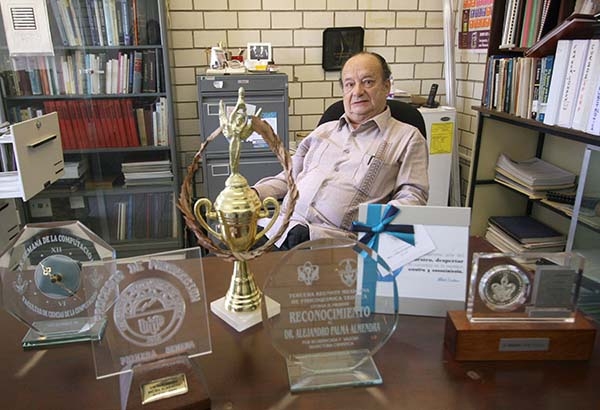 “Ser útil a la sociedad”, compromiso de Alejandro Palma, investigador de la BUAP