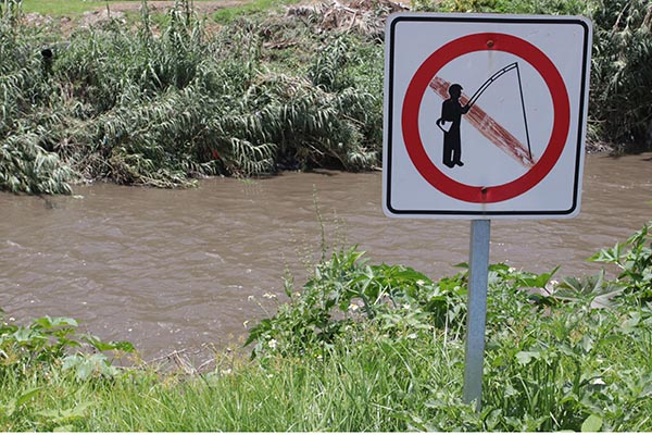 Se clausurarán industrias y granjas que contaminan el río Atoyac: Barbosa