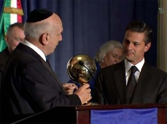 Peña Nieto recibe en NY el Premio Estadista Mundial 2014
