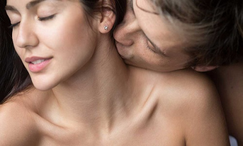 Besos durante el sexo, principal vía de contagio de COVID-19