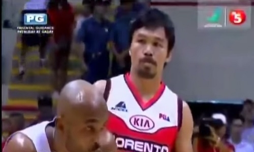 VIDEO: Manny Pacquiao debutó como basquetbolista en Filipinas