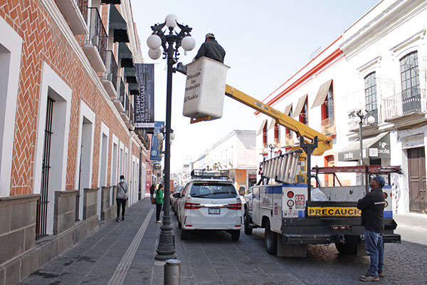 Fallas en alumbrado público y semáforos, principales quejas de poblanos